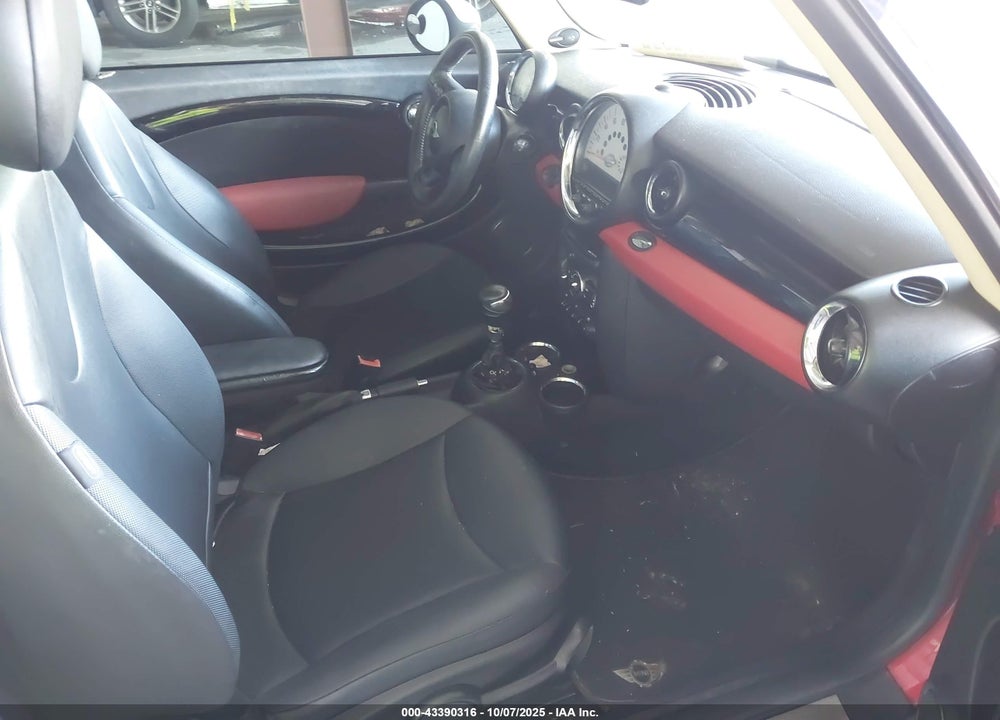 2012 MINI COOPER VIN: WMWSU3C55CT262666