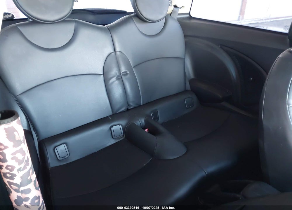2012 MINI COOPER VIN: WMWSU3C55CT262666
