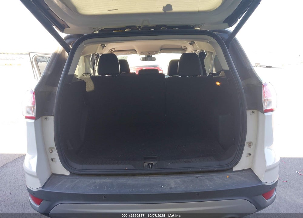 2015 FORD ESCAPE TITANIUM VIN: 1FMCU9J91FUB44771