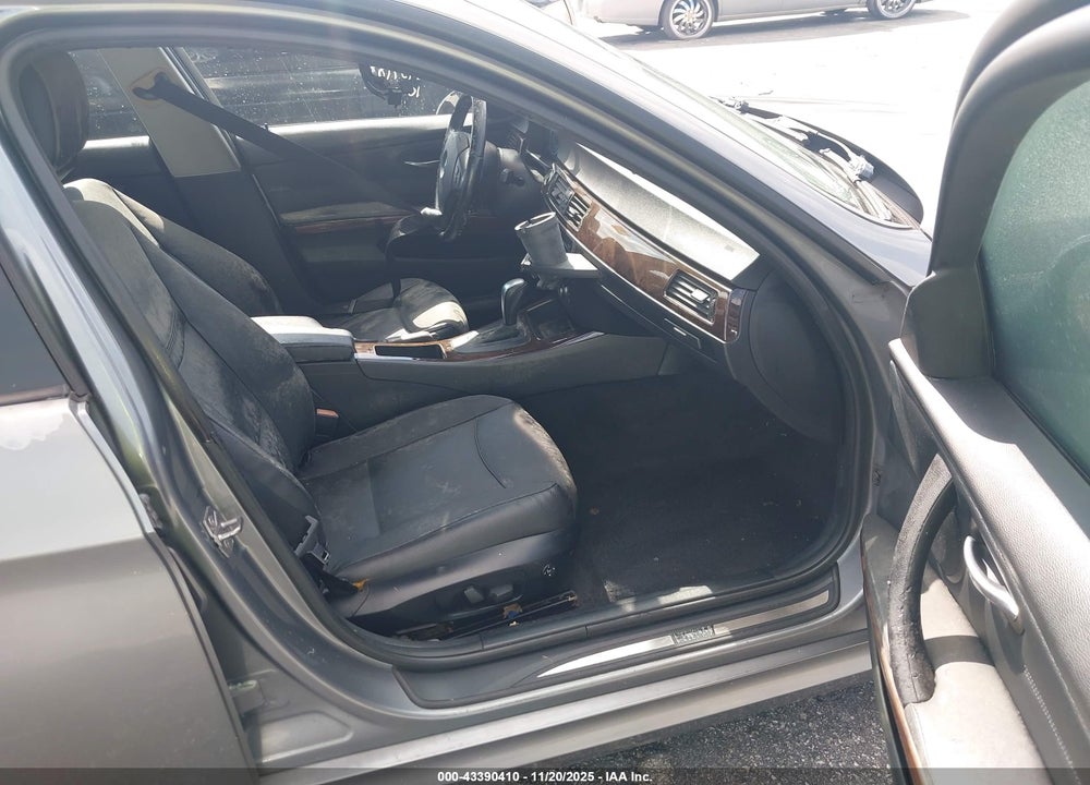 2011 BMW 328I VIN: WBAPH7G54BNM57107