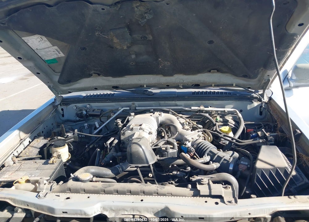 2002 NISSAN FRONTIER SC-V6 VIN: 1N6MD29Y62C356526