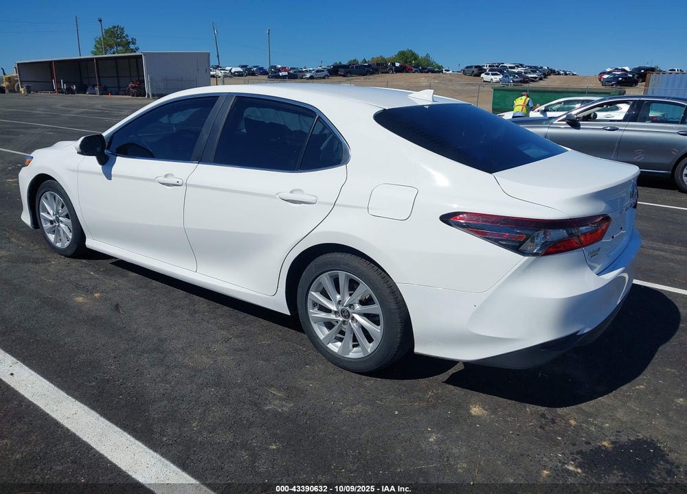 2021 TOYOTA CAMRY LE VIN: 4T1C11AK2MU452929