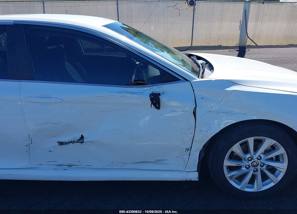 2021 TOYOTA CAMRY LE VIN: 4T1C11AK2MU452929