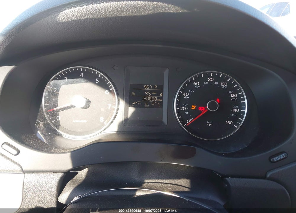 2013 VOLKSWAGEN JETTA VIN: 3VWDP7AJ1DM438927