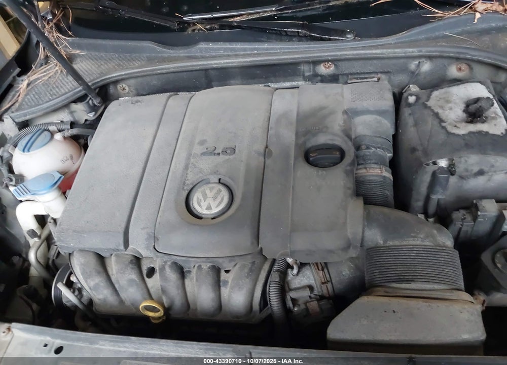 2013 VOLKSWAGEN PASSAT VIN: 1VWAP7A39DC139854