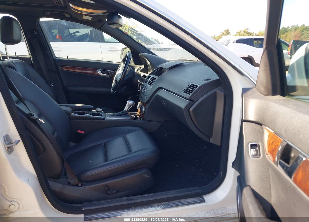 2009 MERCEDES-BENZ C 300 VIN: WDDGF81X89R080413
