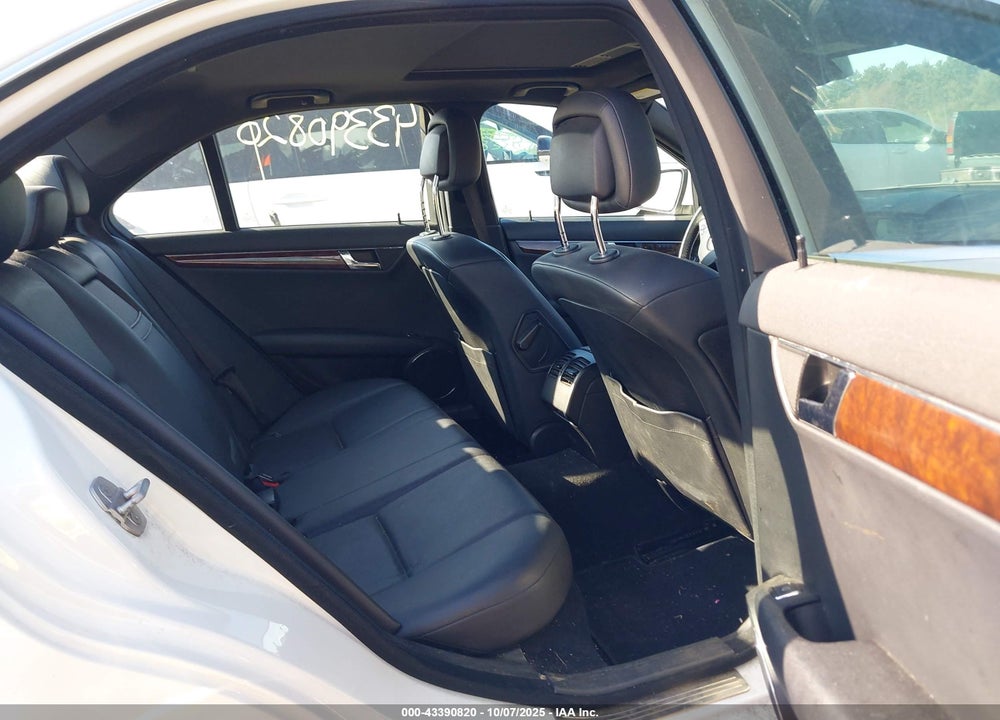 2009 MERCEDES-BENZ C 300 VIN: WDDGF81X89R080413