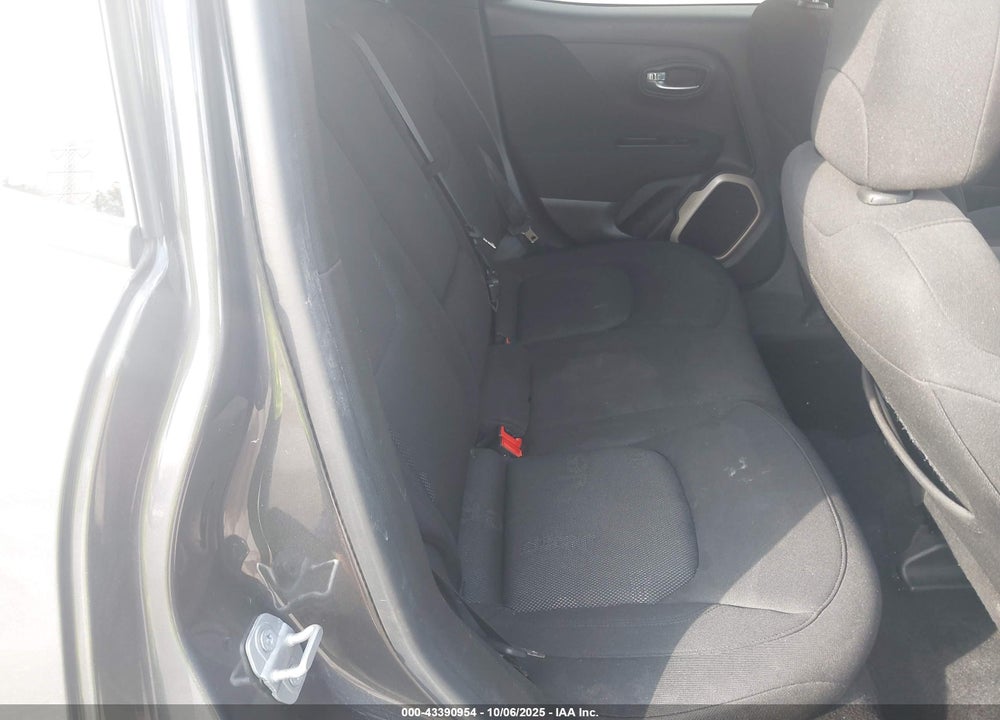 2017 JEEP RENEGADE LATITUDE FWD VIN: ZACCJABB2HPF85247