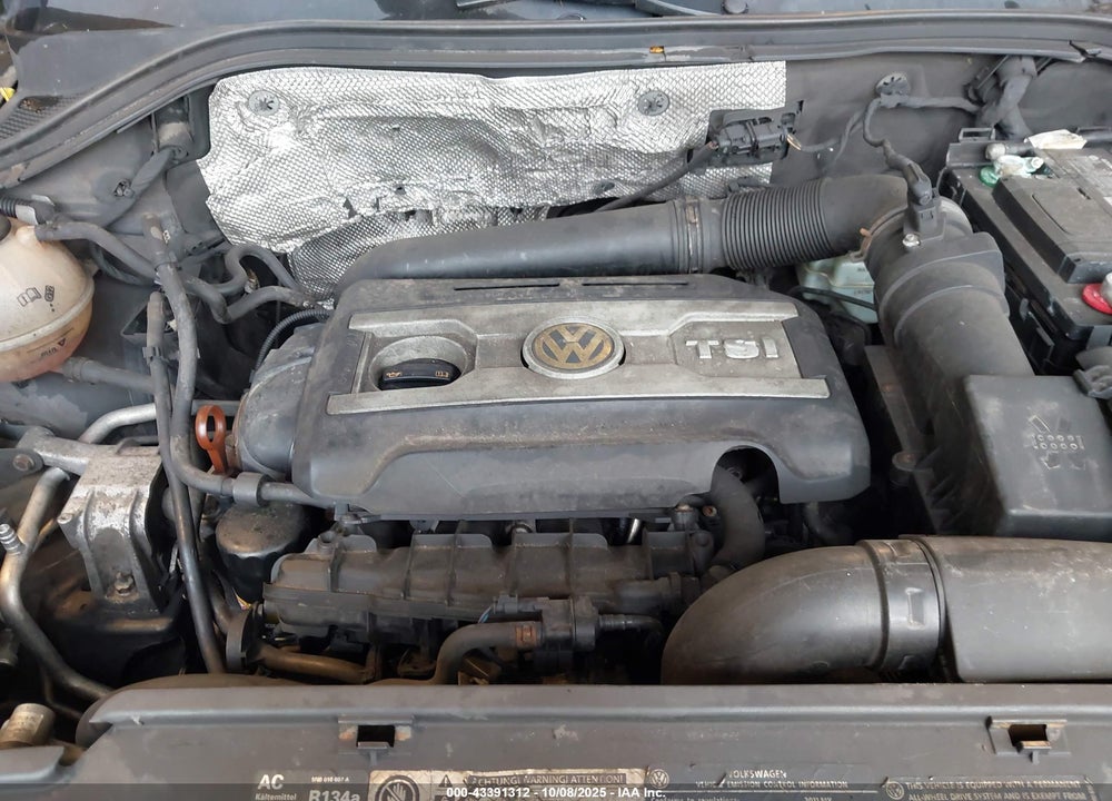 2011 VOLKSWAGEN TIGUAN VIN: WVGBV7AX5BW506451