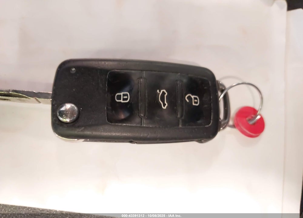 2011 VOLKSWAGEN TIGUAN VIN: WVGBV7AX5BW506451
