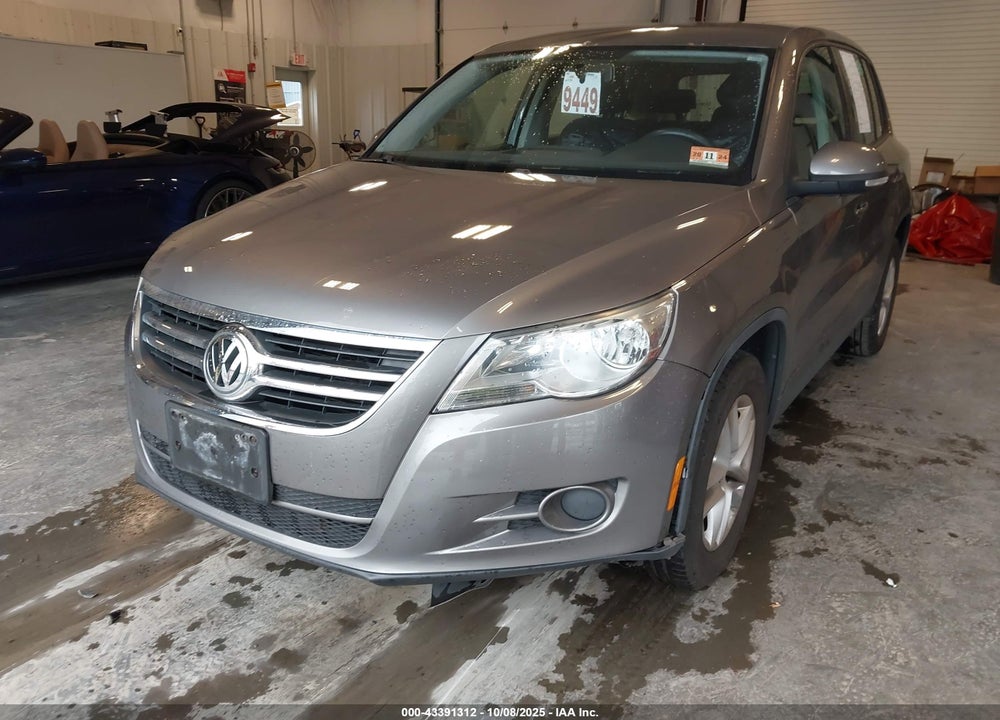 2011 VOLKSWAGEN TIGUAN VIN: WVGBV7AX5BW506451