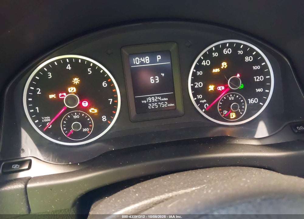 2011 VOLKSWAGEN TIGUAN VIN: WVGBV7AX5BW506451