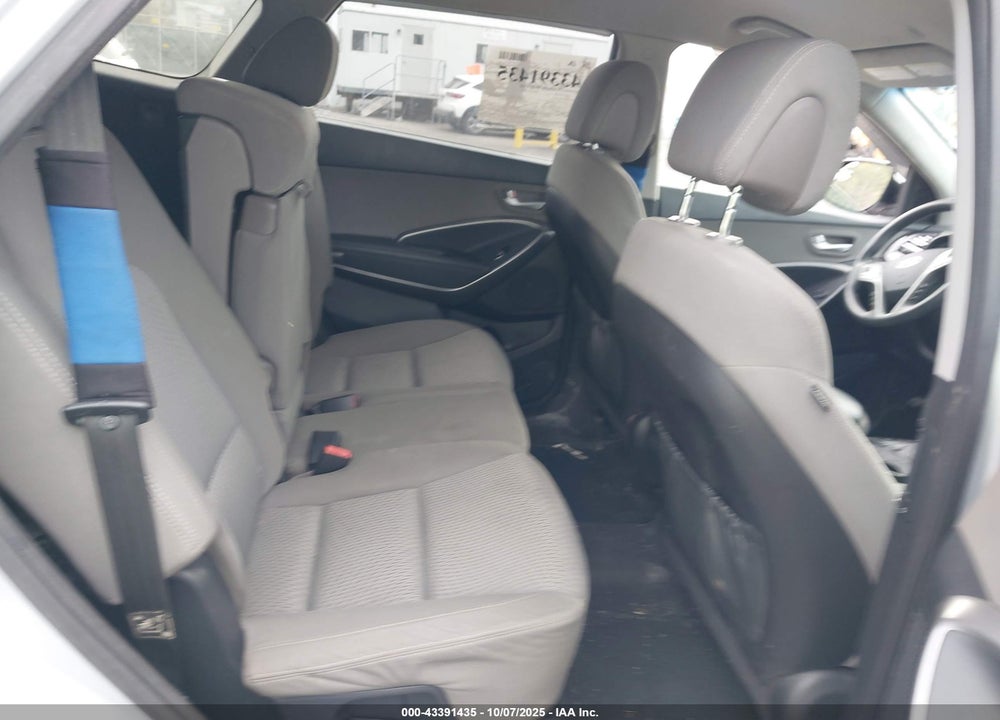2016 HYUNDAI SANTA FE SE VIN: KM8SMDHF3GU144329