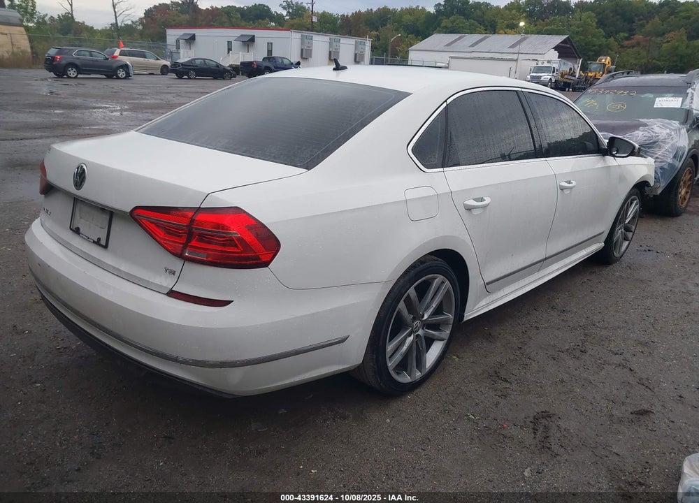 2016 VOLKSWAGEN PASSAT VIN: 1VWAT7A35GC031778