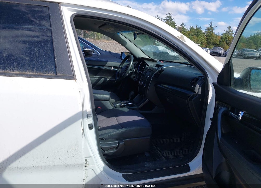 2013 KIA SORENTO VIN: 5XYKTDA2XDG368810
