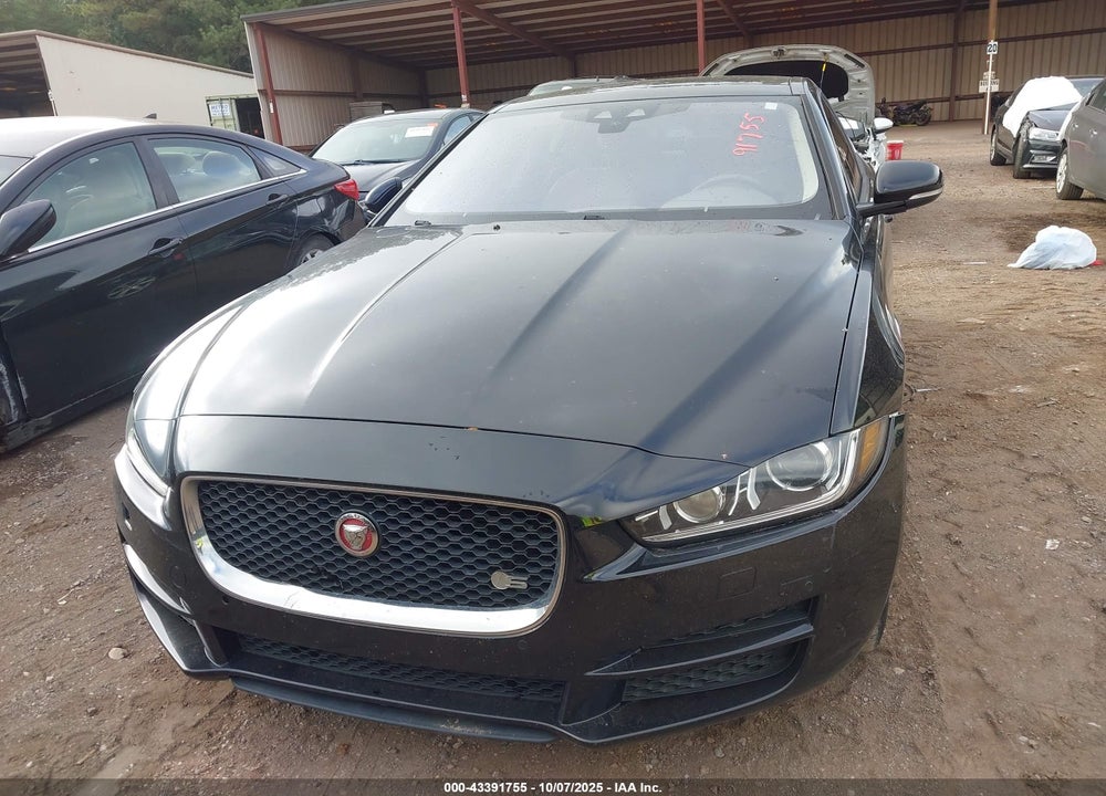 2017 JAGUAR XE VIN: SAJAD4BG9HA969703