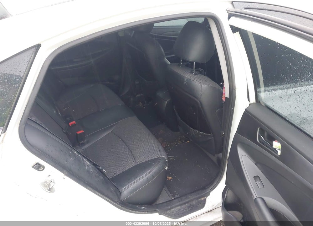 2011 HYUNDAI SONATA SE VIN: 5NPEC4AC0BH165663