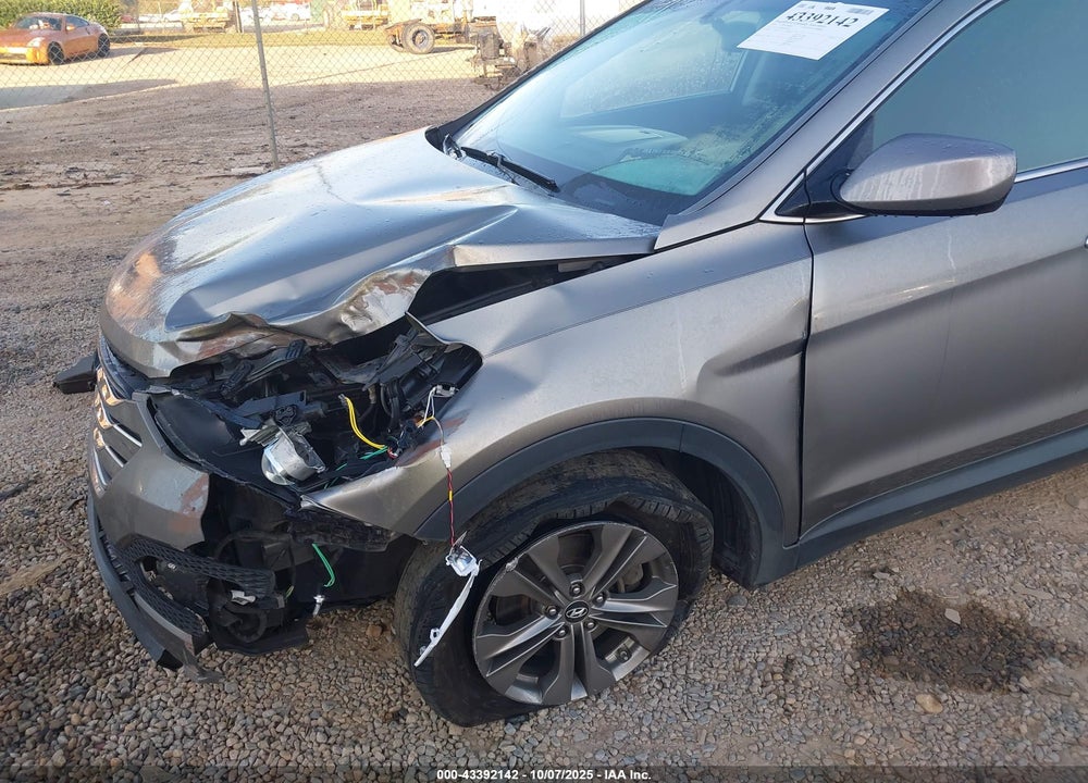 2014 HYUNDAI SANTA FE VIN: 5XYZU3LB2EG200499