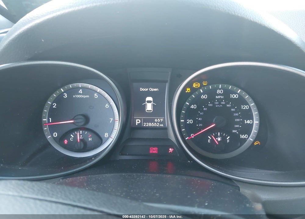 2014 HYUNDAI SANTA FE VIN: 5XYZU3LB2EG200499