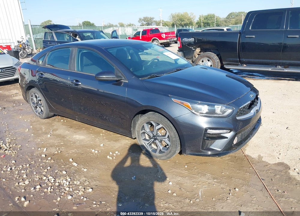 2019 KIA FORTE LXS VIN: 3KPF24AD9KE136568
