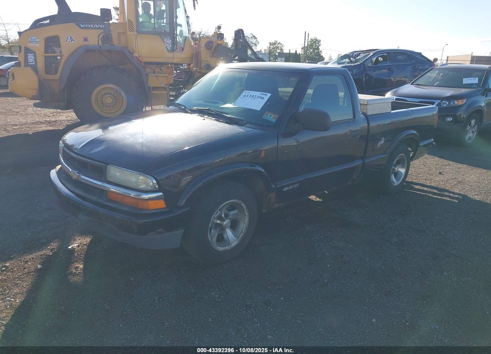 2002 CHEVROLET S-10 LS VIN: 1GCCS145128194643