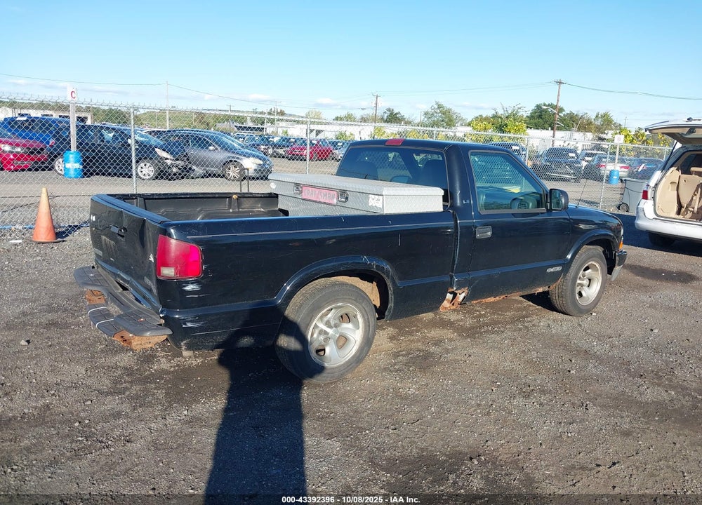 2002 CHEVROLET S-10 LS VIN: 1GCCS145128194643