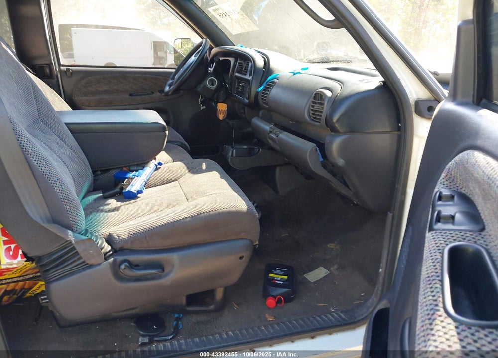 2000 DODGE RAM 1500 ST VIN: 3B7HC13Y6YM205963