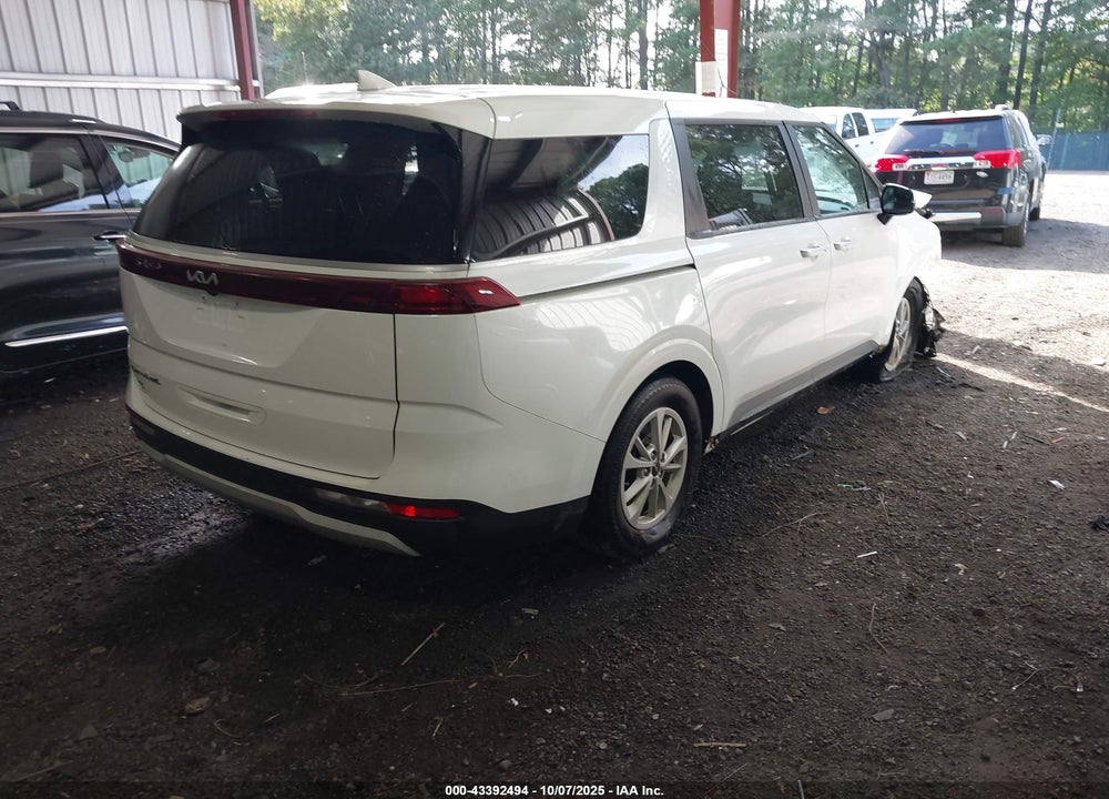 2022 KIA CARNIVAL MPV LX SEAT PACKAGE VIN: KNDNB4H38N6157902
