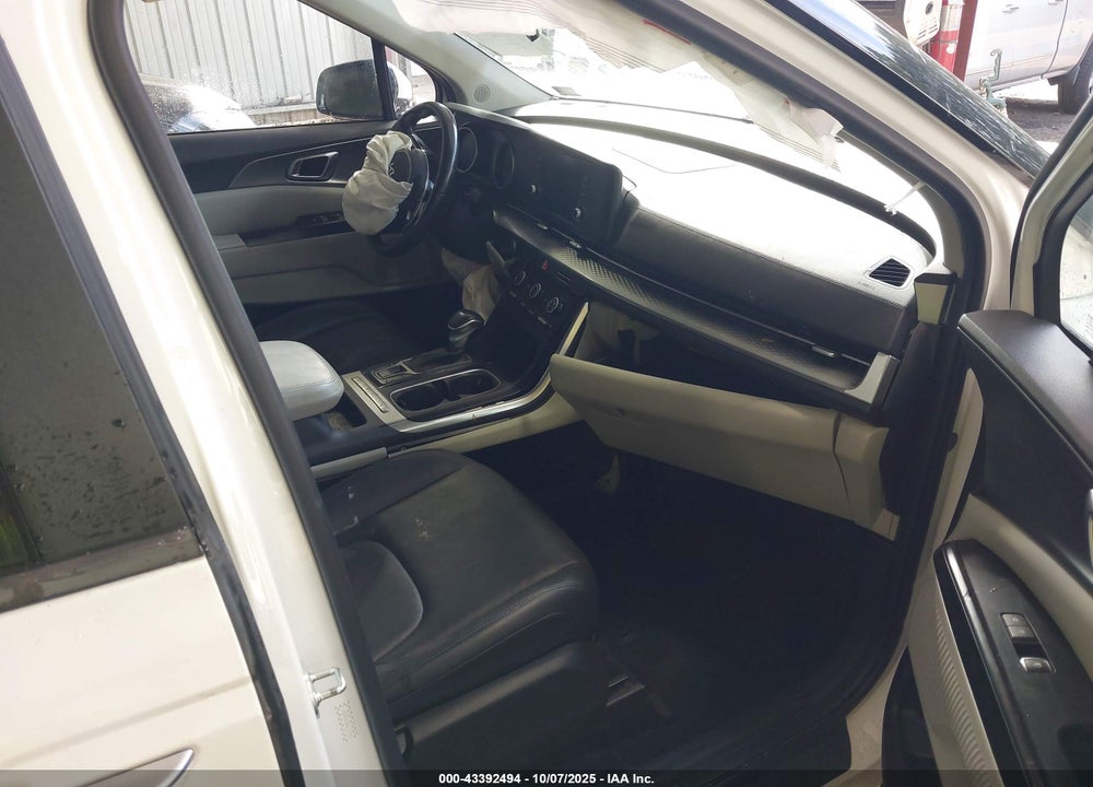 2022 KIA CARNIVAL MPV LX SEAT PACKAGE VIN: KNDNB4H38N6157902