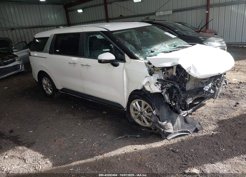 2022 KIA CARNIVAL MPV LX SEAT PACKAGE VIN: KNDNB4H38N6157902