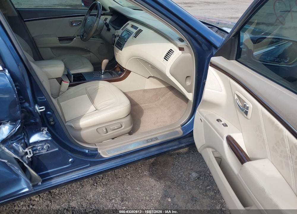 2009 HYUNDAI AZERA LIMITED VIN: KMHFC46F49A356863