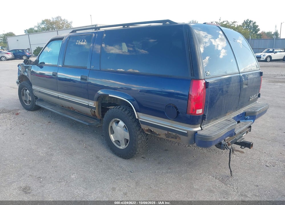 1999 CHEVROLET SUBURBAN 1500 LT VIN: 1GNFK16R5XJ363132