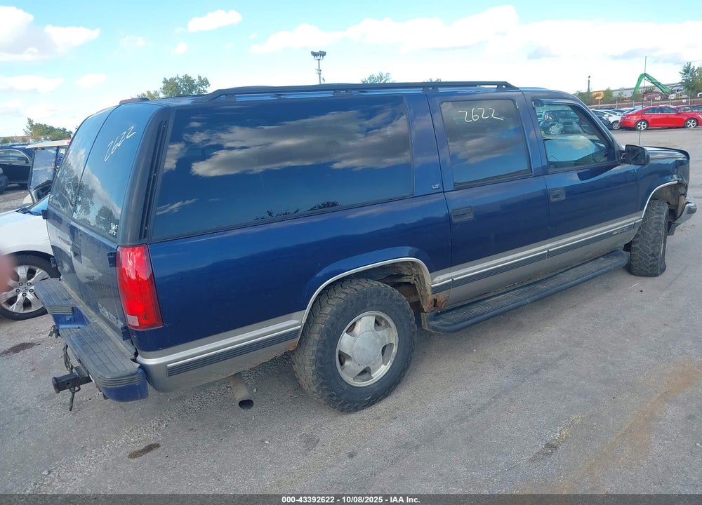 1999 CHEVROLET SUBURBAN 1500 LT VIN: 1GNFK16R5XJ363132