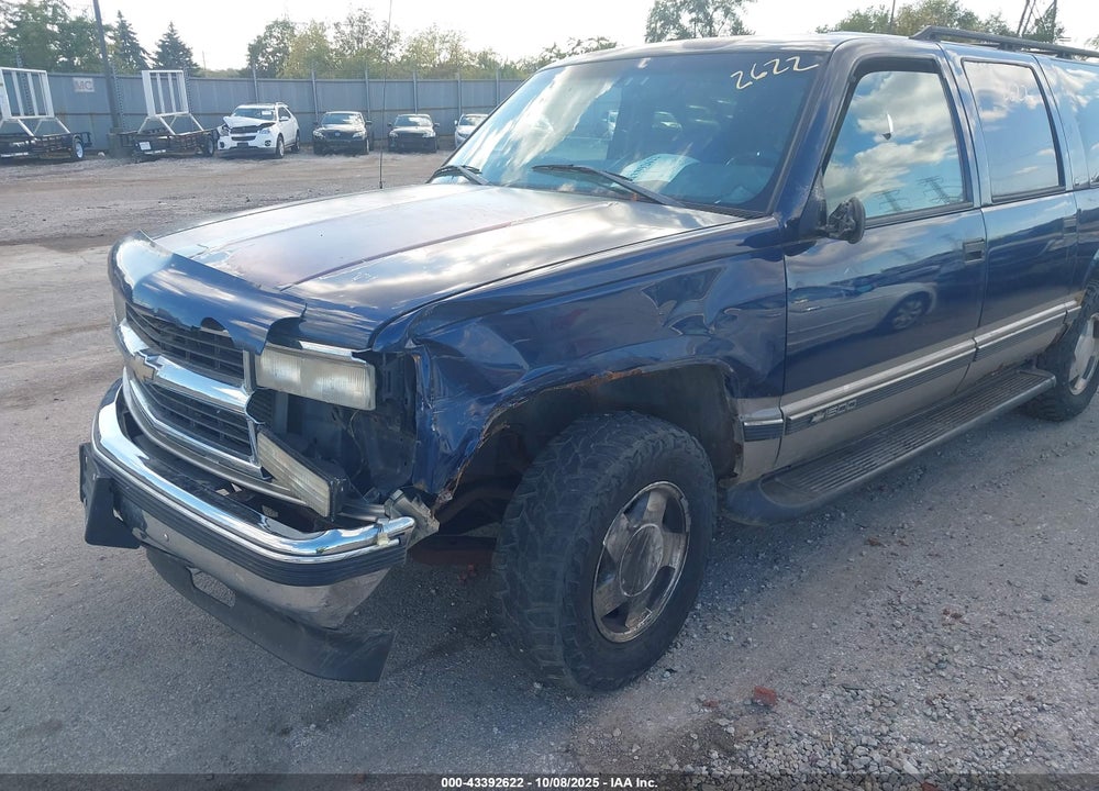 1999 CHEVROLET SUBURBAN 1500 LT VIN: 1GNFK16R5XJ363132