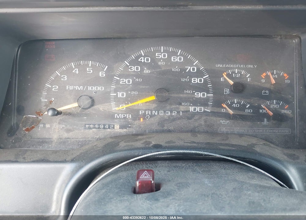 1999 CHEVROLET SUBURBAN 1500 LT VIN: 1GNFK16R5XJ363132