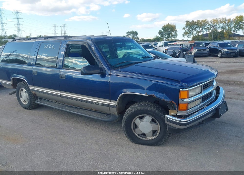 1999 CHEVROLET SUBURBAN 1500 LT VIN: 1GNFK16R5XJ363132