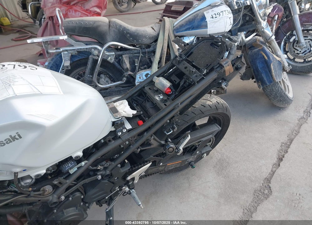 2025 KAWASAKI EX500 VIN: ML5EXGG10SDA67523