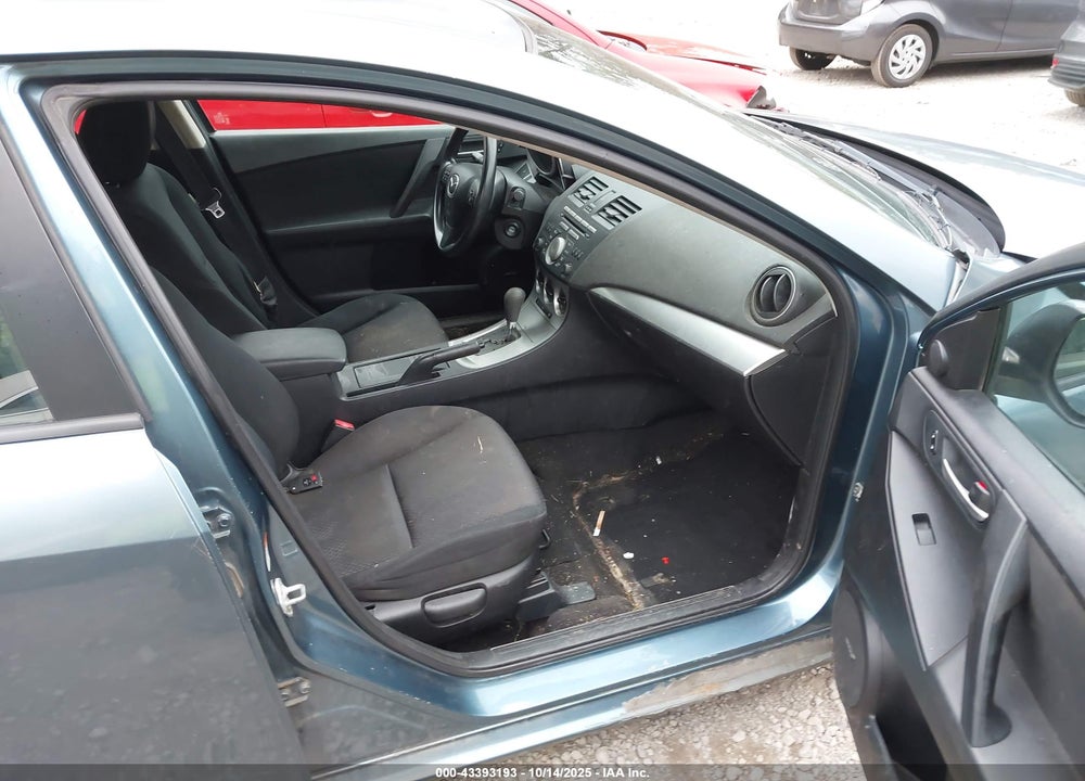 2010 MAZDA 3 VIN: JM1BL1SG5A1170074