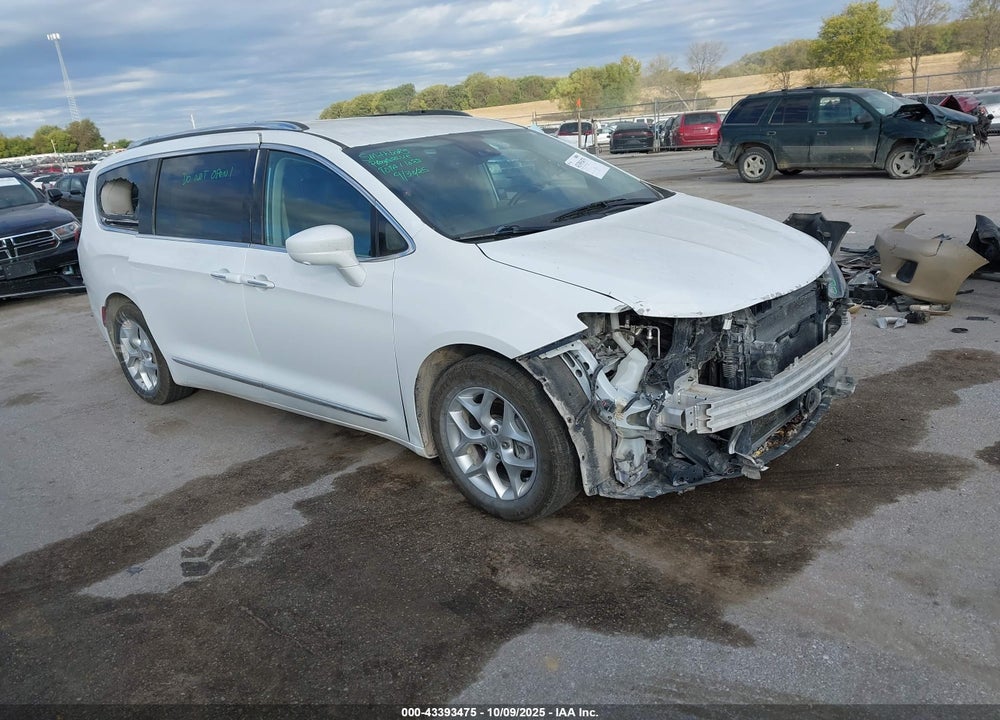 2017 CHRYSLER PACIFICA TOURING L PLUS VIN: 2C4RC1EG4HR634083