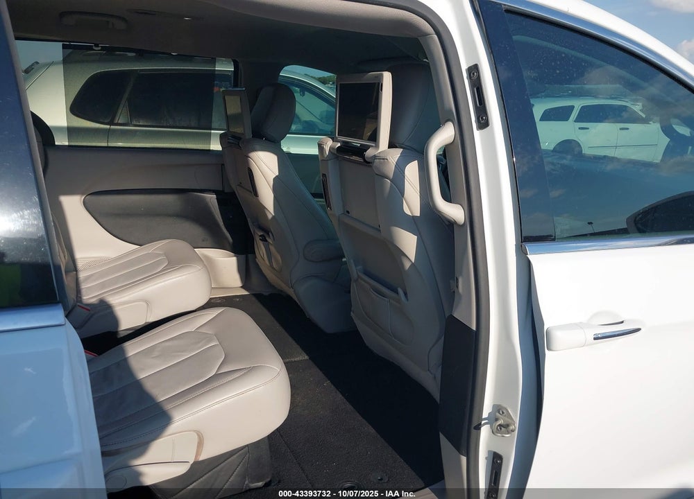 2018 CHRYSLER PACIFICA TOURING L PLUS VIN: 2C4RC1EG5JR247886