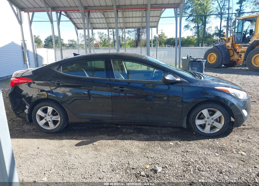 2013 HYUNDAI ELANTRA VIN: KMHDH4AE9DU644005