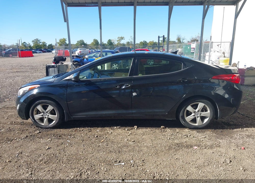 2013 HYUNDAI ELANTRA VIN: KMHDH4AE9DU644005