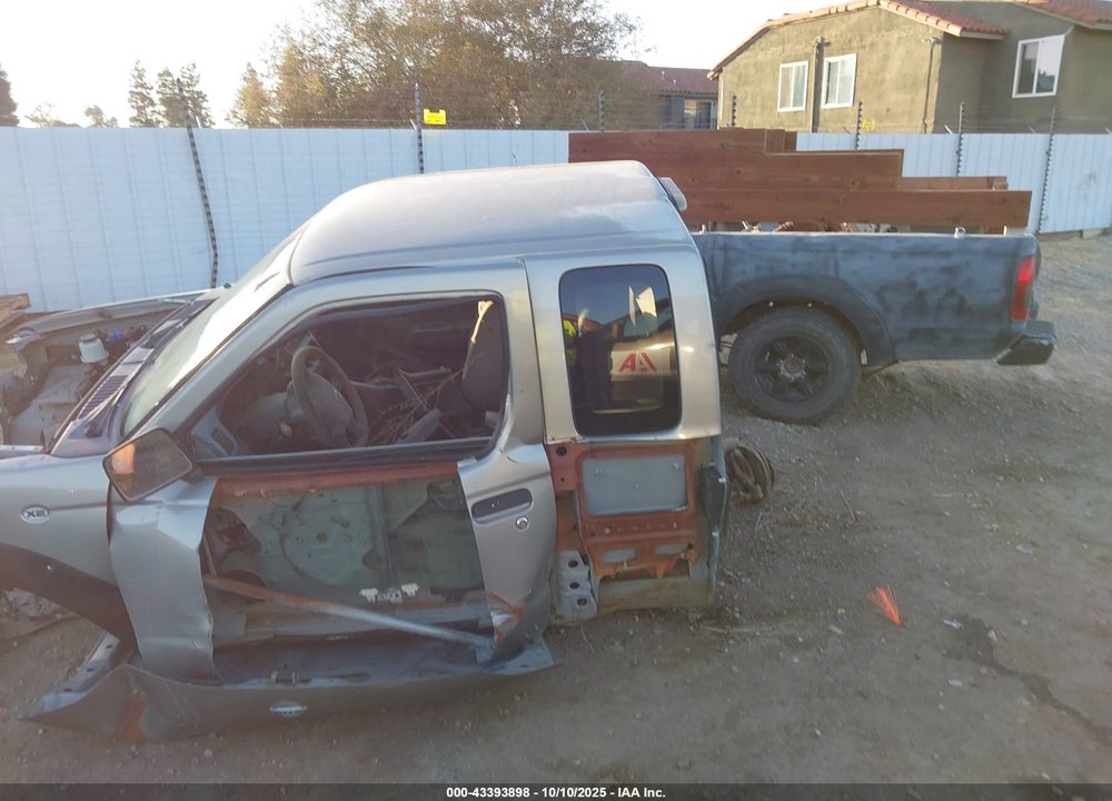 2002 NISSAN FRONTIER XE VIN: 1N6DD26SX2C329555