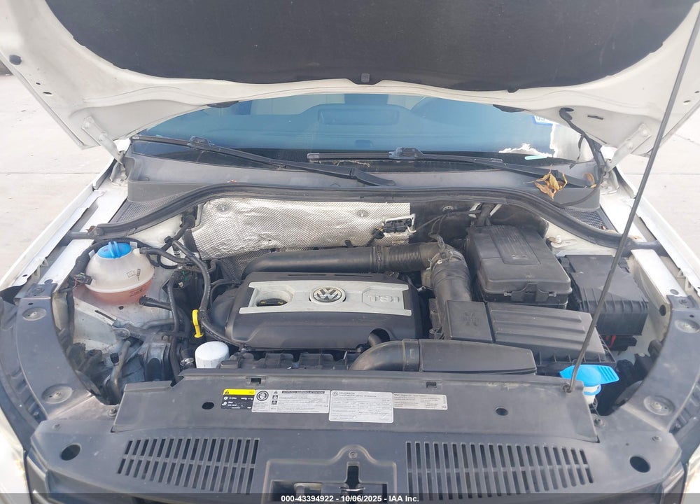 2015 VOLKSWAGEN TIGUAN VIN: WVGAV7AX8FW600258