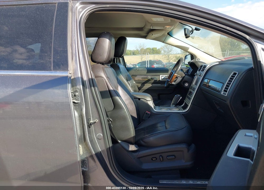 2010 LINCOLN MKX VIN: 2LMDJ8JC1ABJ25238