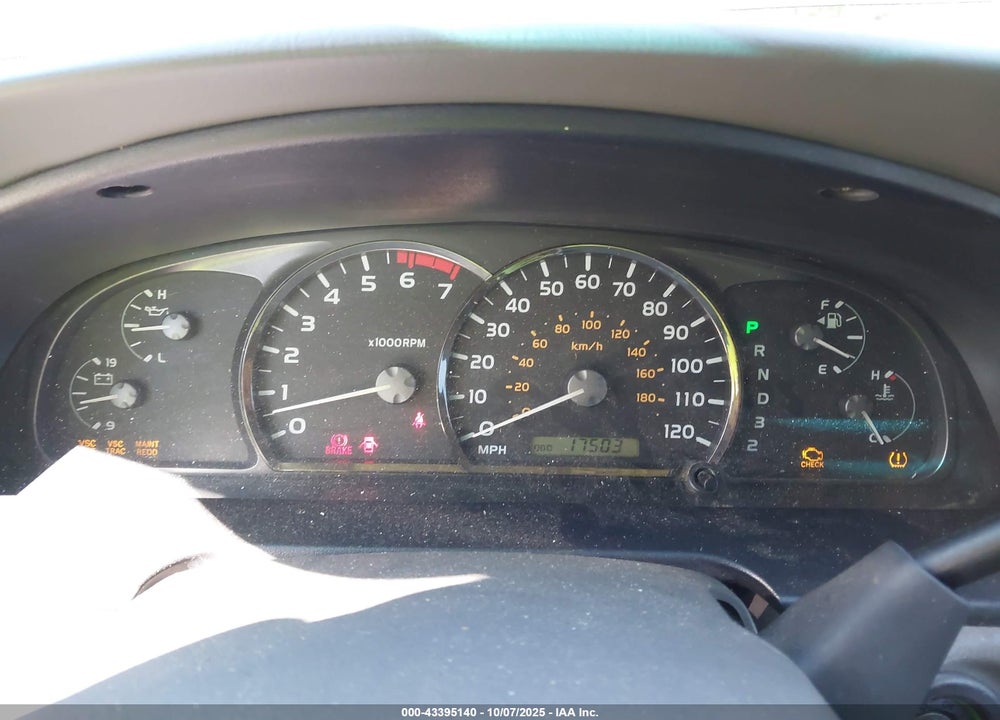 2005 TOYOTA SEQUOIA SR5 V8 VIN: 5TDBT44A25S245526