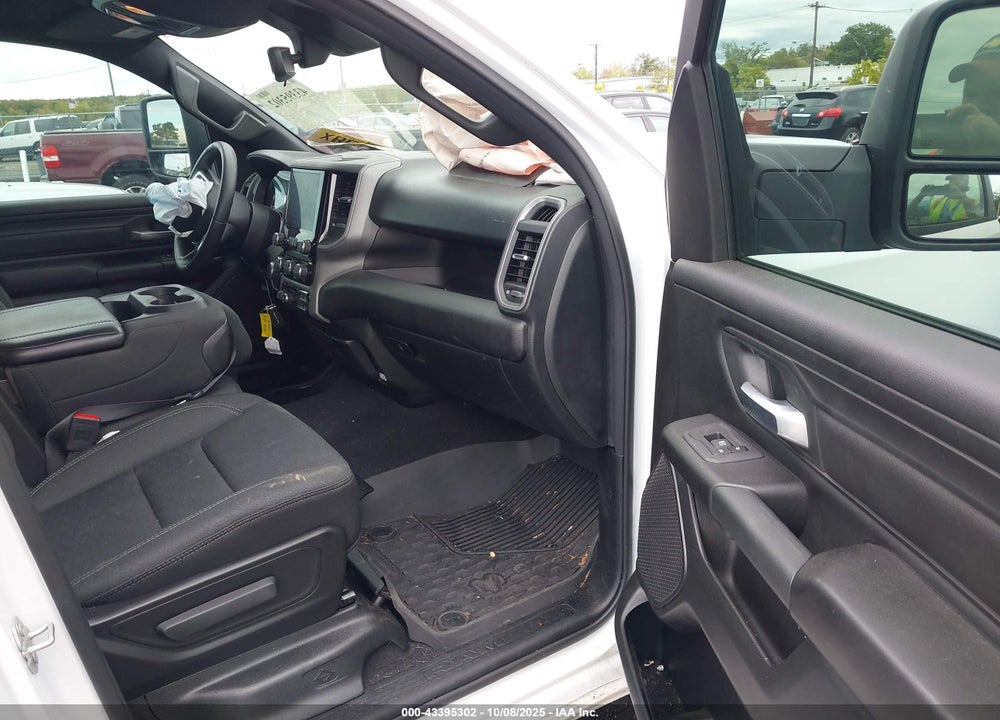 2025 RAM 1500 TRADESMAN 4X4 6'4 BOX VIN: 1C6RRFCG1SN557487
