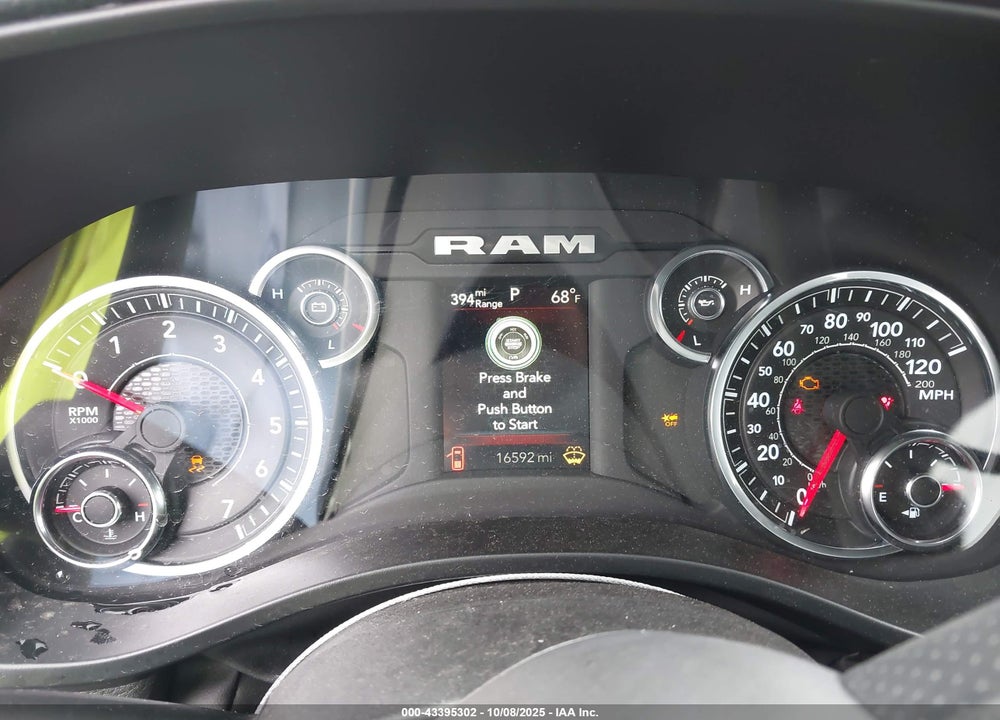 2025 RAM 1500 TRADESMAN 4X4 6'4 BOX VIN: 1C6RRFCG1SN557487