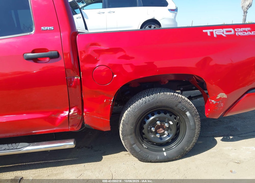 2017 TOYOTA TUNDRA SR5 4.6L V8 VIN: 5TFEM5F12HX121428