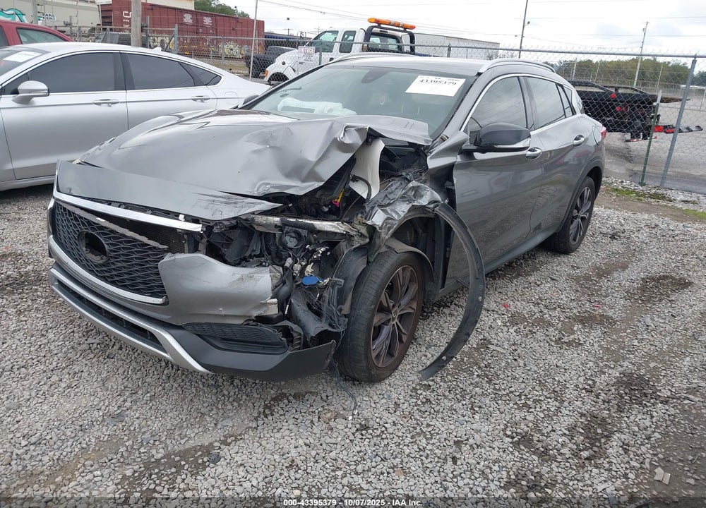 2017 INFINITI QX30 LUXURY VIN: SJKCH5CR7HA032945